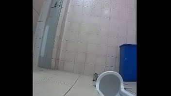 คลิปนักศึกษาจีนนั่งฉี่ในห้องน้ำมหาลัย หีหอมเหลือเกินแม่คุณทูลหัวถึงกับมีมือดี xxxแอบถ่ายหีในห้องน้ำ ขนาดนั่งเยี่ยวยังเซ็กซี่เลย